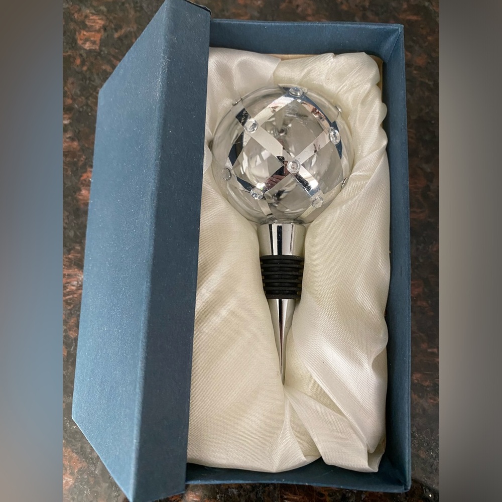 Festive wine stopper